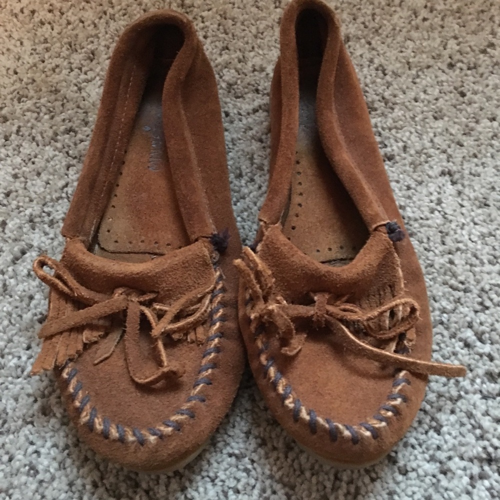Size 7 Minnetonka Moccasins- Like New